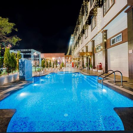 Hotel Vasdaa Grand Dehradun Exterior photo