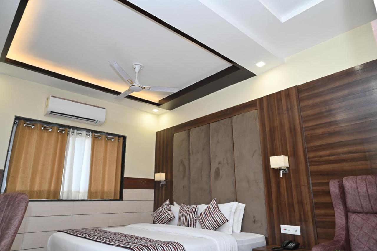 Hotel Vasdaa Grand Dehradun Exterior photo