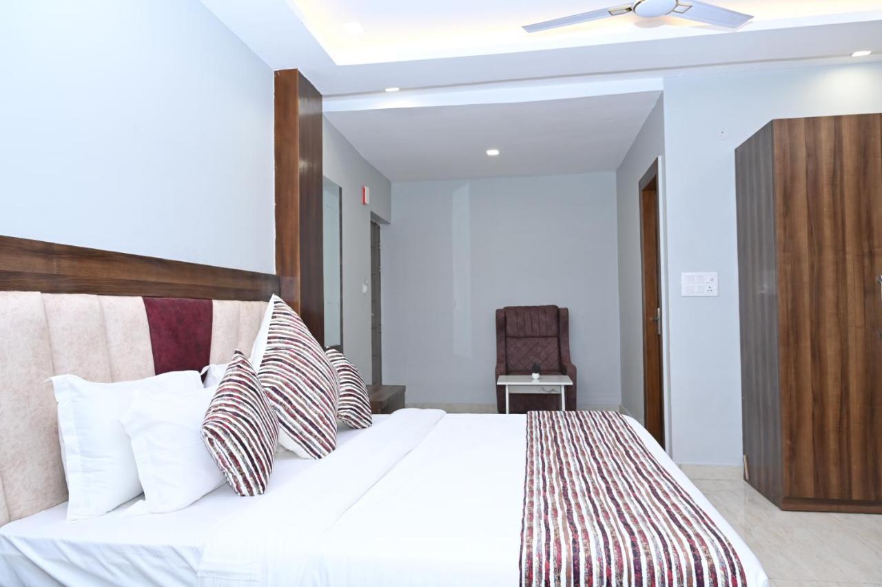 Hotel Vasdaa Grand Dehradun Exterior photo