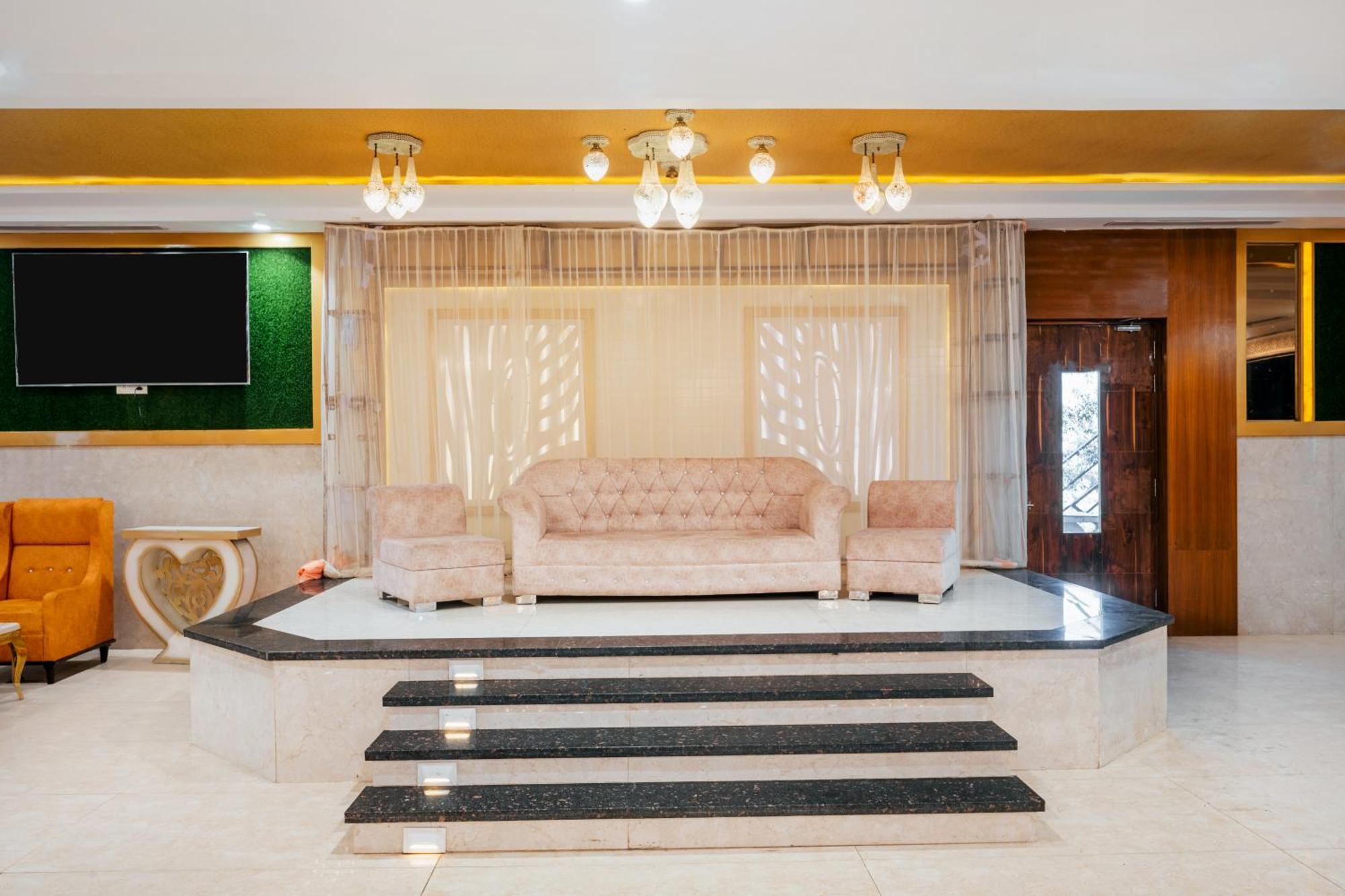 Hotel Vasdaa Grand Dehradun Exterior photo