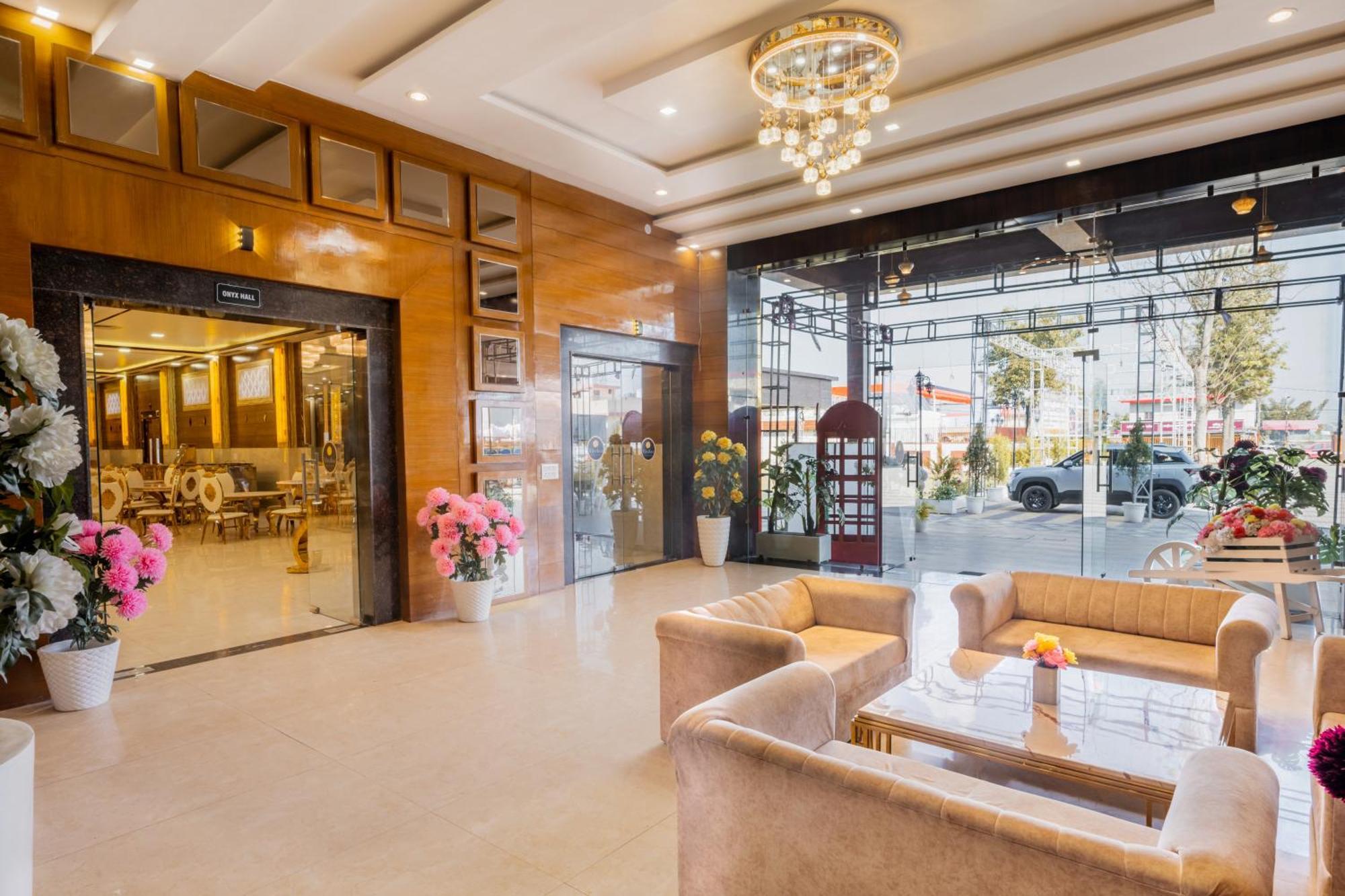 Hotel Vasdaa Grand Dehradun Exterior photo