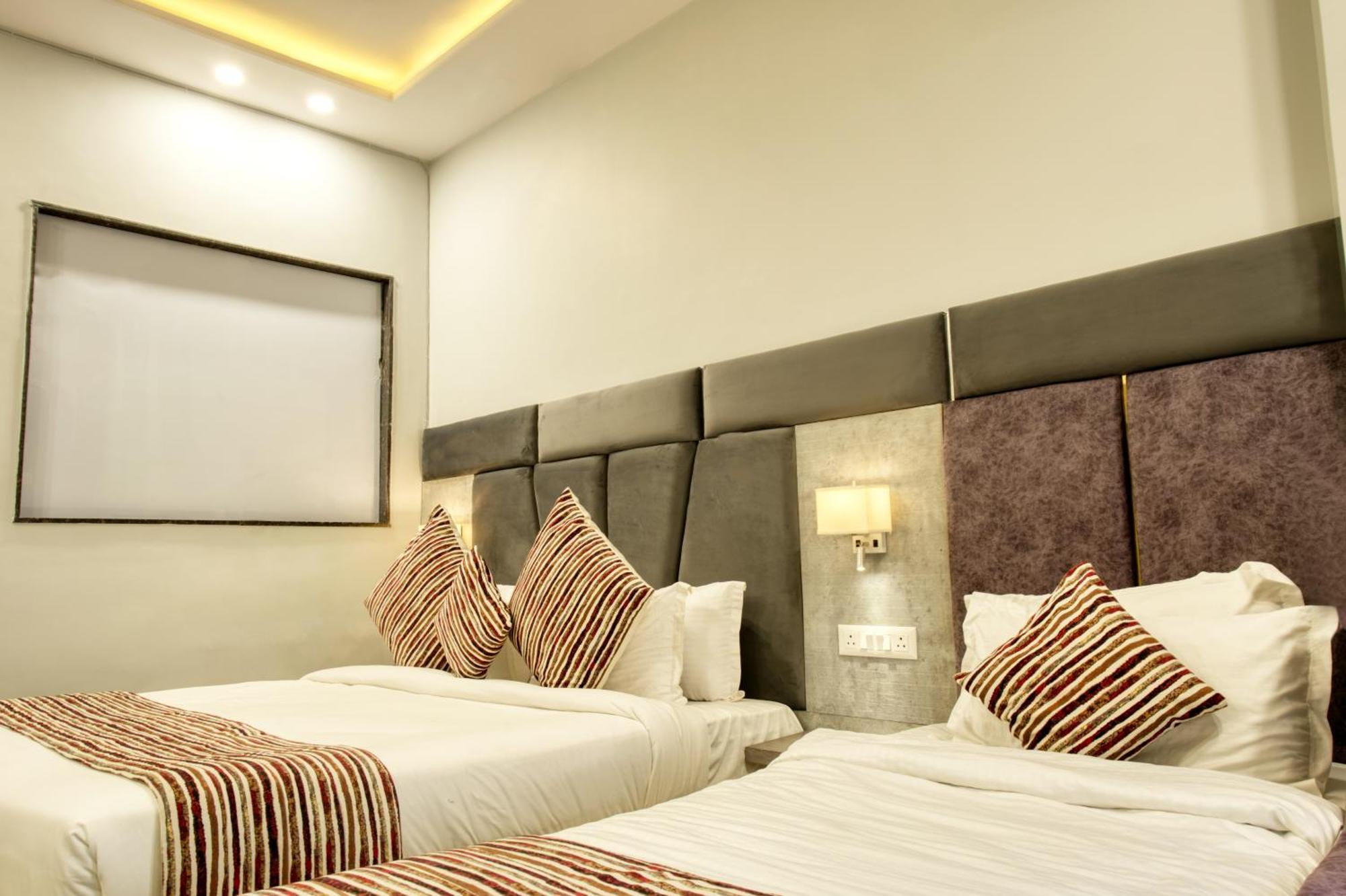 Hotel Vasdaa Grand Dehradun Exterior photo