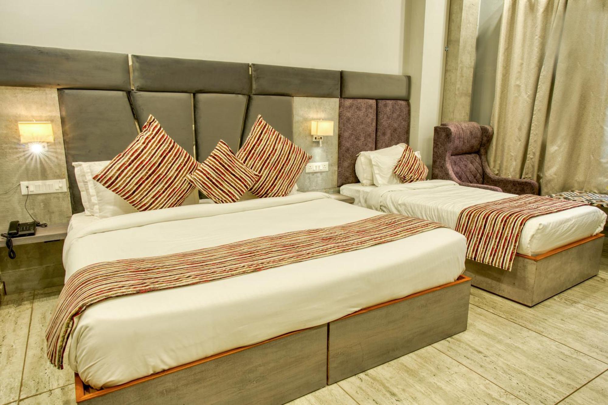 Hotel Vasdaa Grand Dehradun Exterior photo