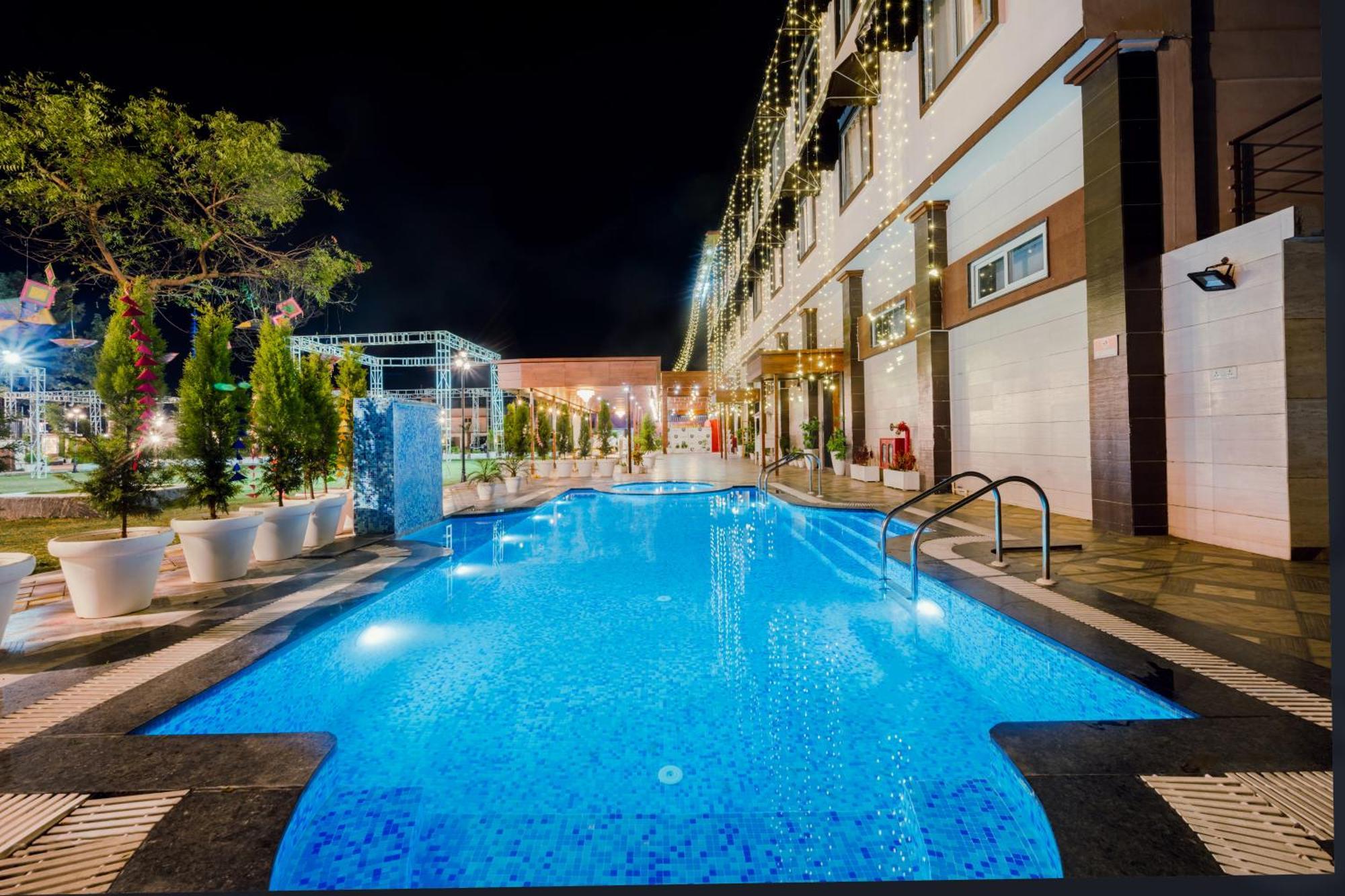 Hotel Vasdaa Grand Dehradun Exterior photo